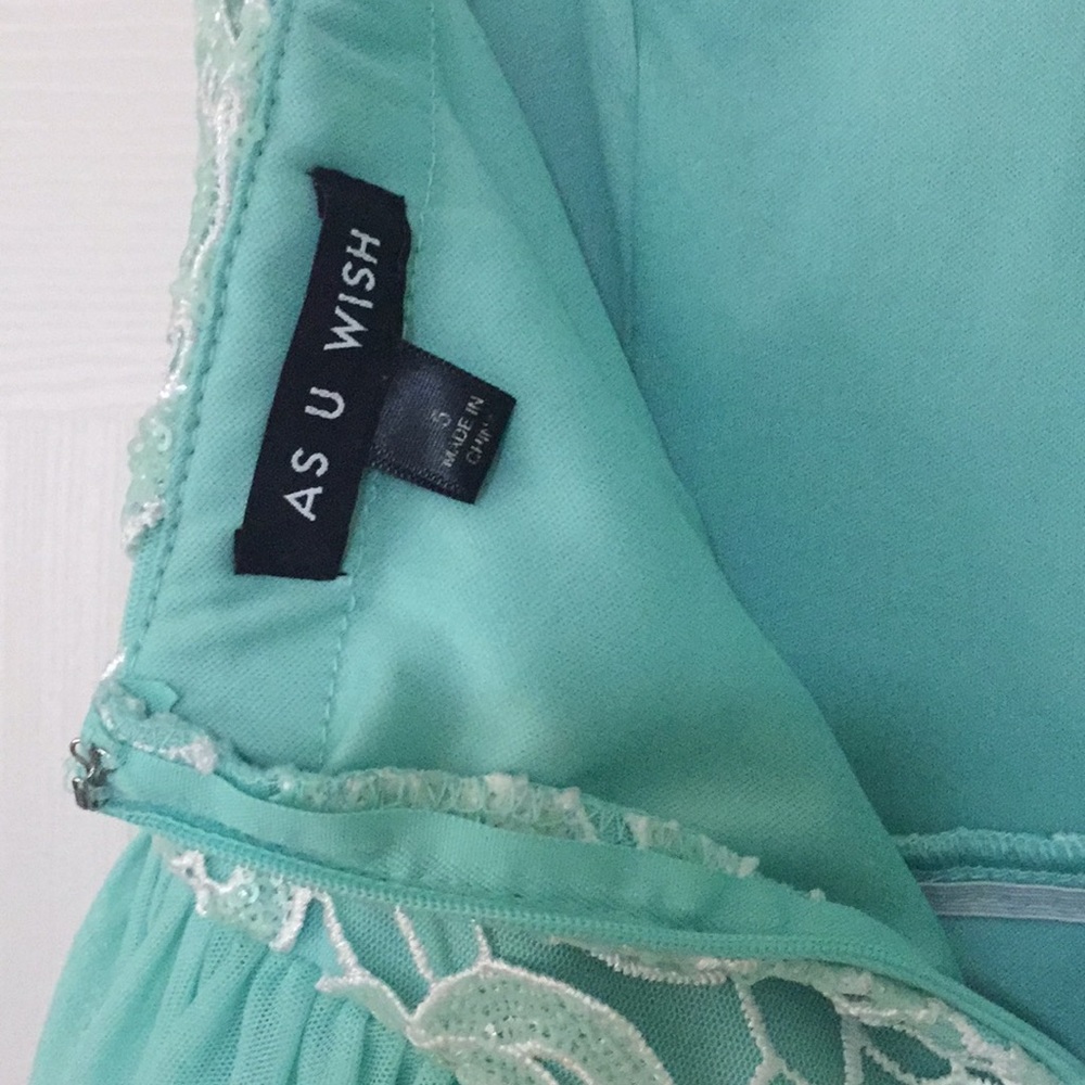 Homecoming dress - Picture 3 of 3